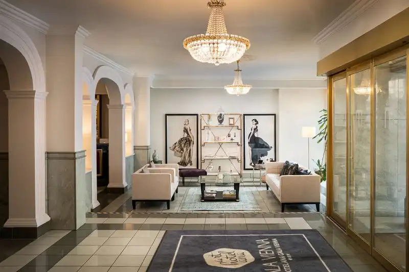 Aufnahme - Nächte Hotel