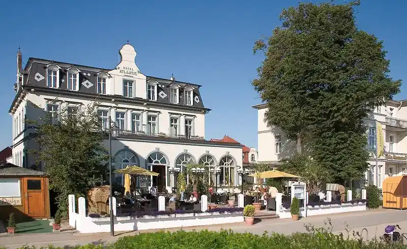 Seetelhotel Strandhotel - Bild 1