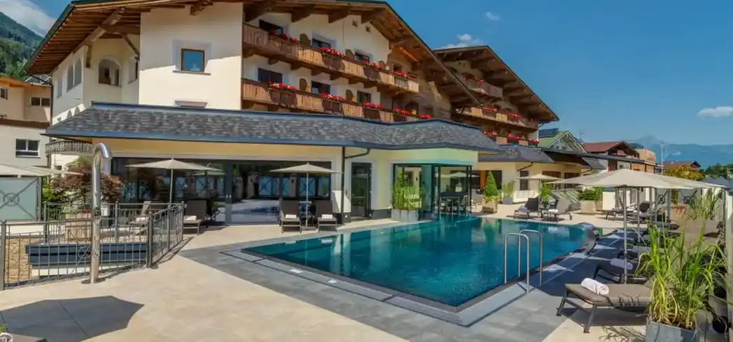 Hotel in Zillertal - Bild 1