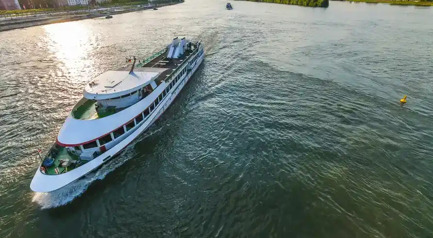 Foto - Abend-Schifffahrt auf dem Rhein