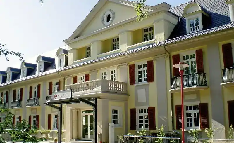 Sante Royale - Bild 1