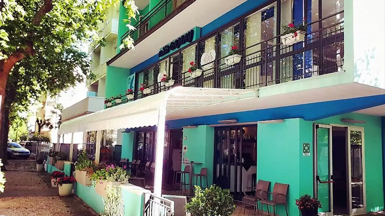 Cesenatico 1.Woche Hotel Camay Habpension ab 235€