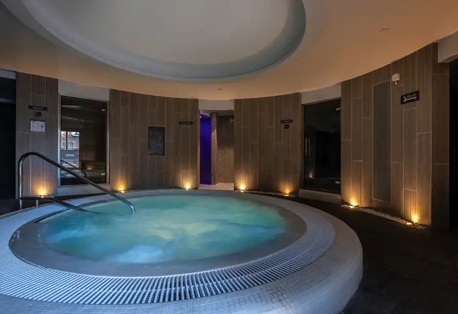 Ein Indoorpool des Hotels Reitenberger in Marienbad