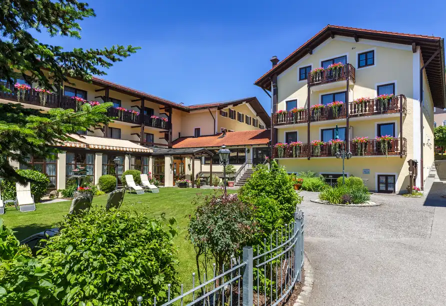 Aufnahme - Gräfliches Hotel