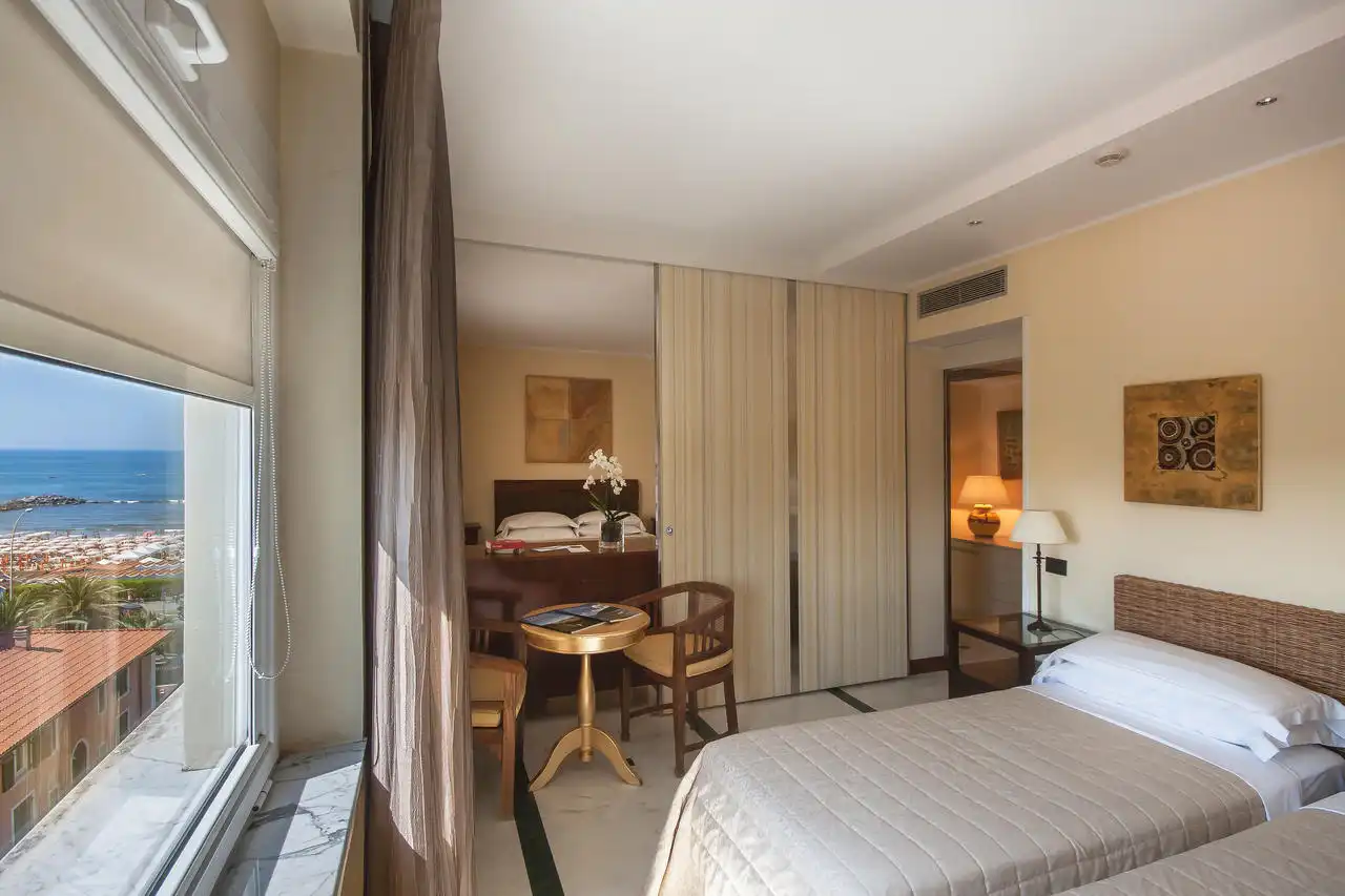 Aufnahme - Hotel Excelsior