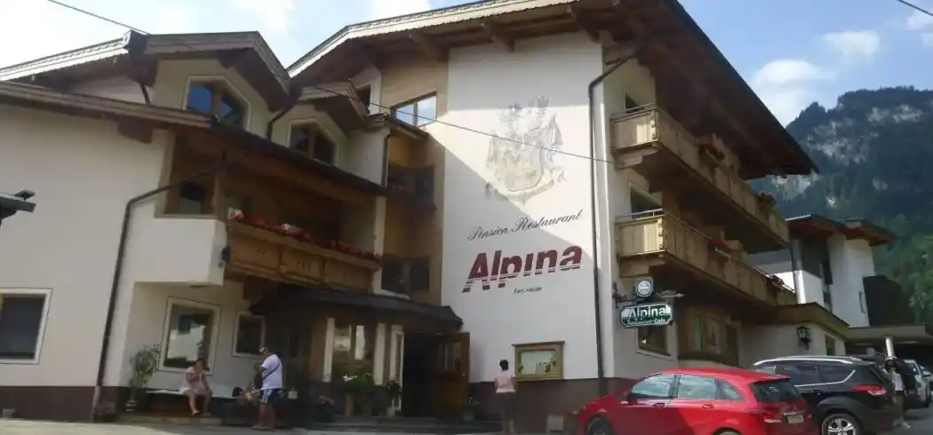 Hotel Alpina - Bild 1