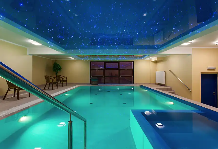 Ein Indoorpool des Hotels Willa Arielka/Willa Florek im Hotel Reitenberger in Marienbad