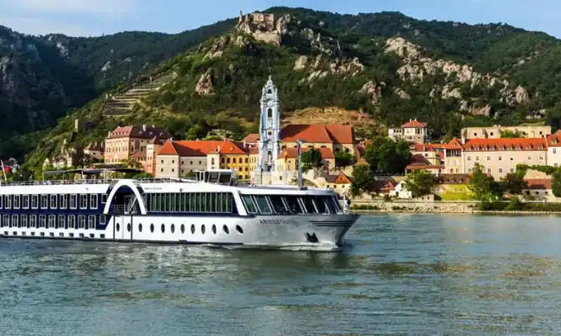 Auf der Donau ins neue Jahr 2027 Kreuzfahrt mit der ARIELLE QUEEN ab/an Passau
