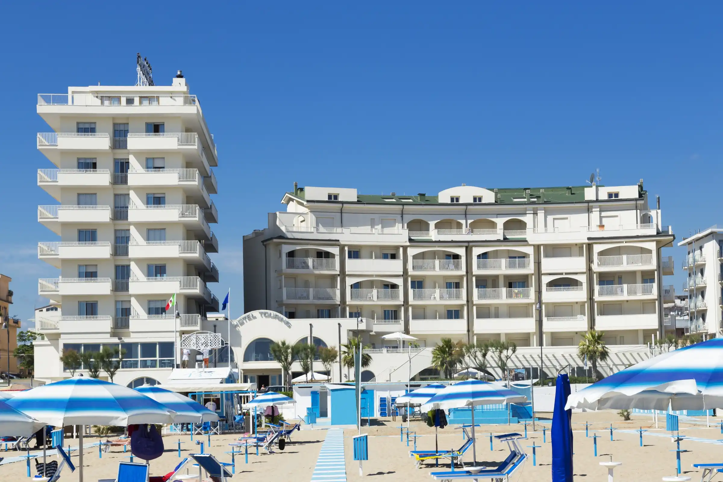 Rimini 1.Woche im 4-Sterne Yes Hotel Touring ab 356€