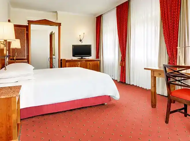 Sheraton Hotel - Bild 1