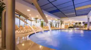 Siebenquell GesundZeitResort Bad Weißenstadt mit Wellnesspaket und Busanreise