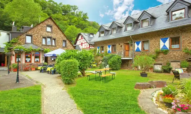 Silvester 2026/2027 an der Mosel Mühlen Hotel Konschake in Burgen