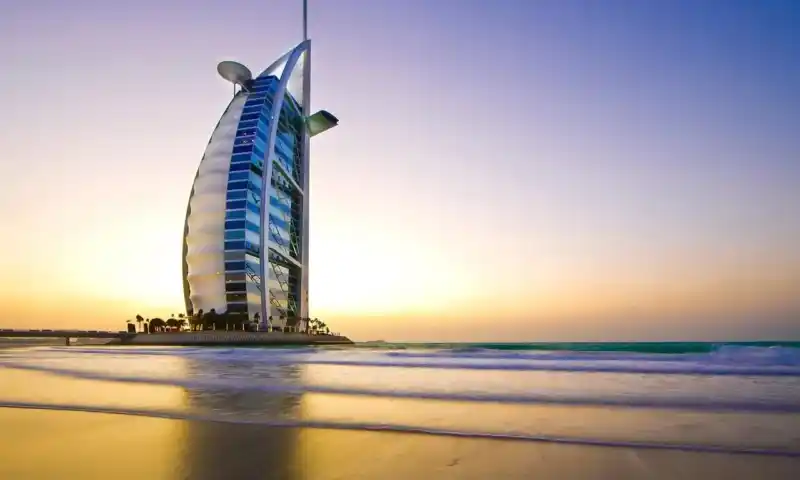 Silvester in Dubai – V.A.E. Jahreswechsel zwischen Wüstenzauber und funkelnder Skyline