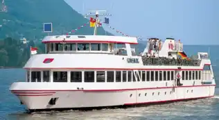 Silvester in Düsseldorf mit Silvesterschifffahrt auf dem Rhein