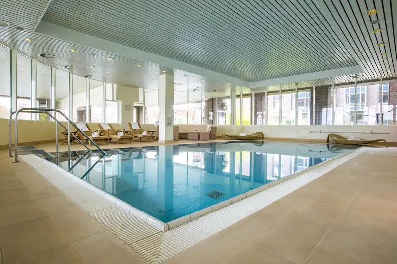 Innenpool im Radisson Blu Senator Hotel Lübeck