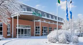 Silvester Mecklenburgische Seenplatte im Valk Landhotel Spornitz, Silvesterabend mit Buffet, DJ & Feuerwerk, Sauna inklusive, 1x Eintritt ins Schweriner Schloss