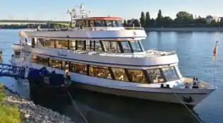 Silvester-Schifffahrt auf dem Rhein ab Bonn