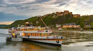 Silvester-Schifffahrt auf dem Rhein mit Hotel ab Bonn