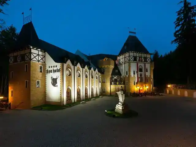 Zamek Lužec - Bild 1