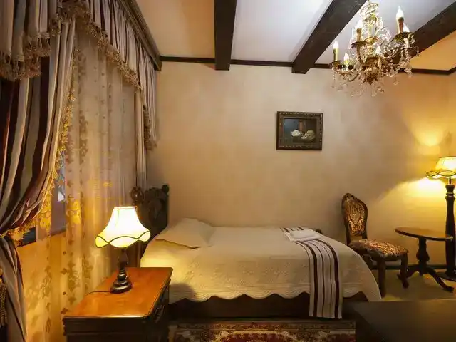 Zamek Lužec - Bild 3