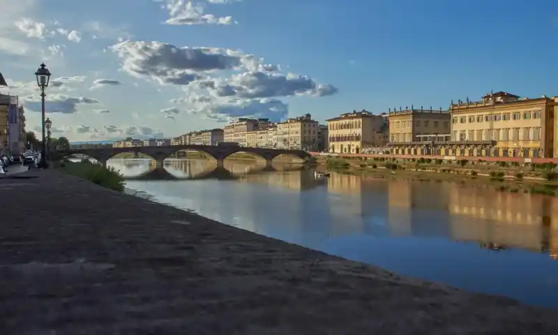 Toskana Idyllische Hügellage - Zwischen Florenz und Pisa gelegen