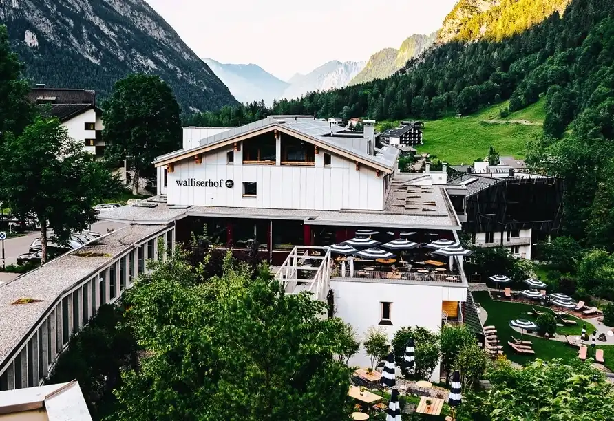 Aufnahme - Vorarlberg Hotel Walliserhof in Brand bei Bludenz