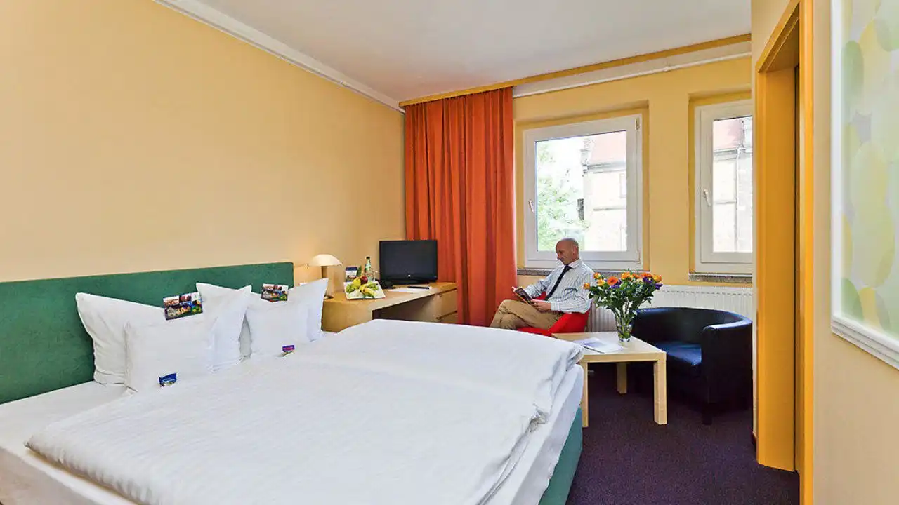 Aufnahme - Nebra Hotel