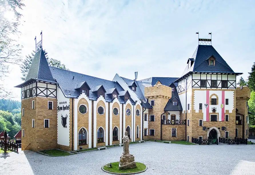 Aufnahme - Zamek Lužec